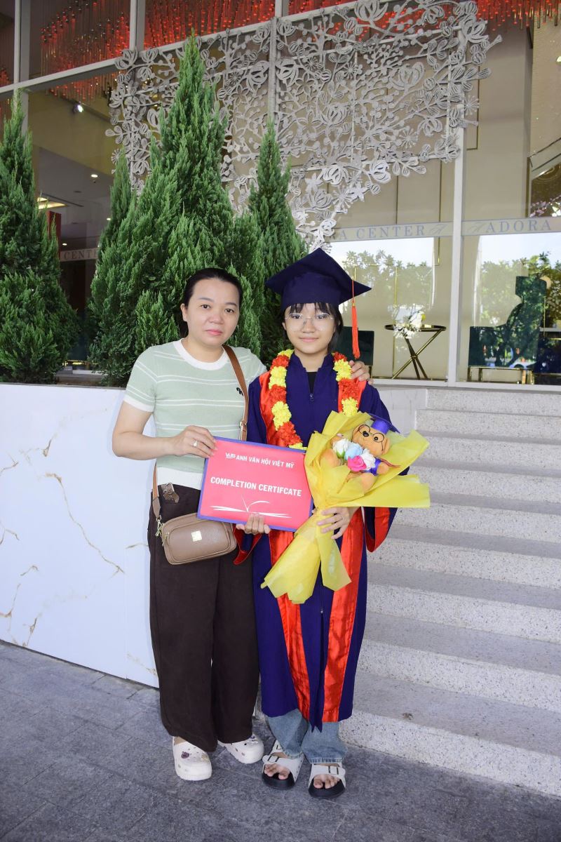Áo tốt nghiệp dành cho tân cử nhân Bình Thạnh
