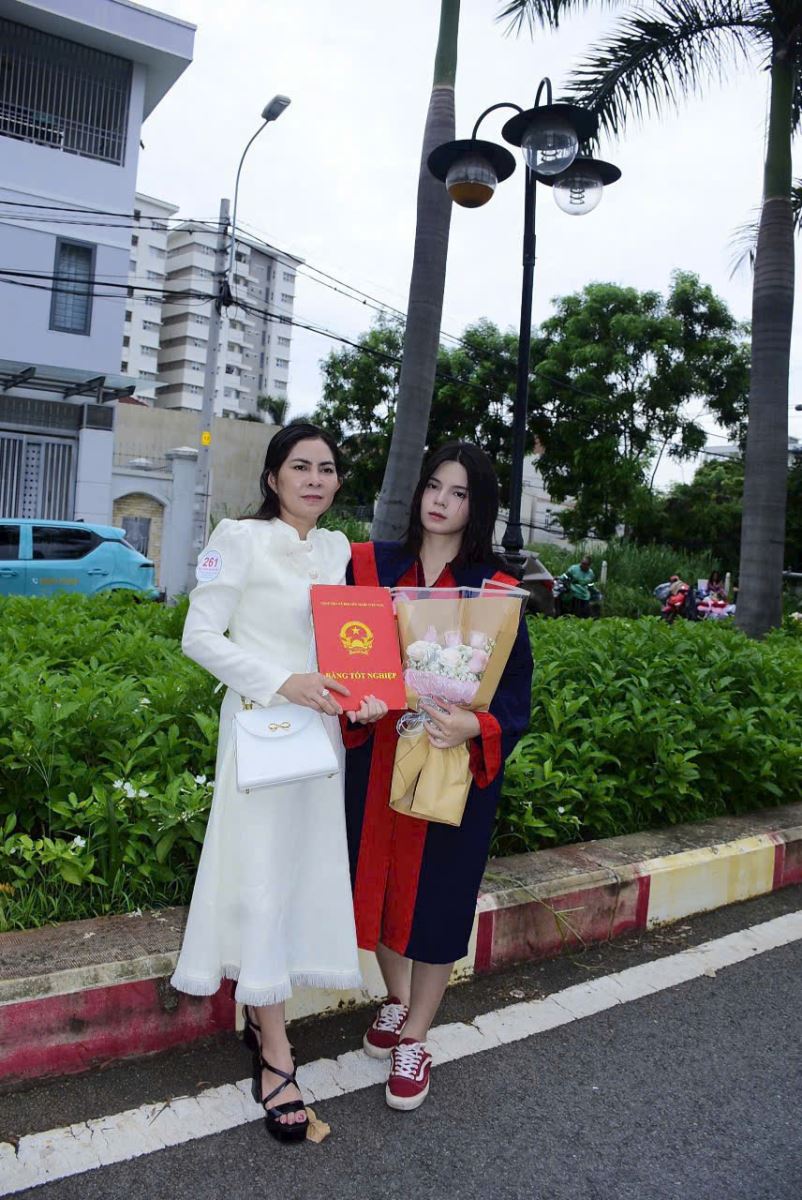 Đồ tốt nghiệp ra trường cho sinh viên trường cao đẳng nghề