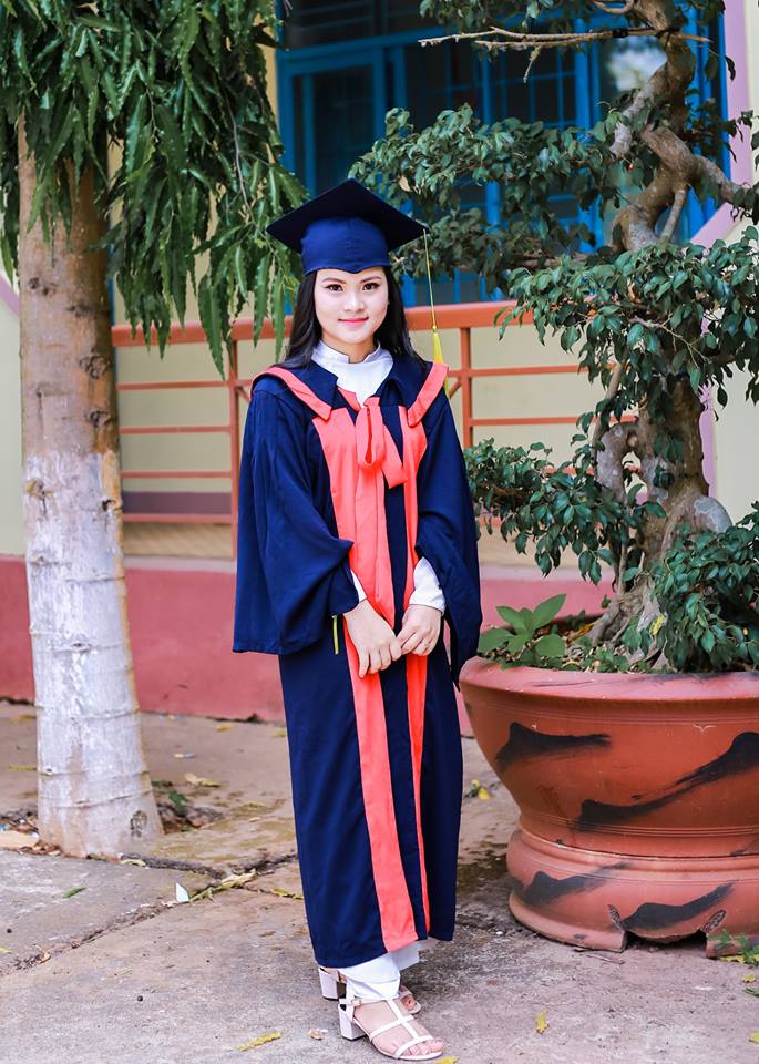 Cơ sở cho thuê áo cử nhân đại học