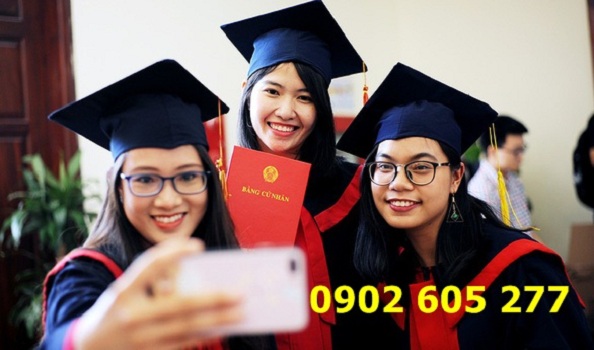 Xưởng bán áo cử nhân cho sinh viên cao đẳng