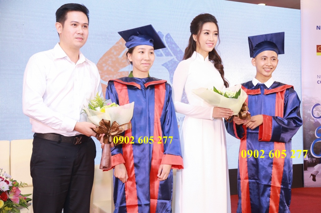 Đồ cử nhân cho học viên tốt nghiệp trung tâm thẩm mĩ viện