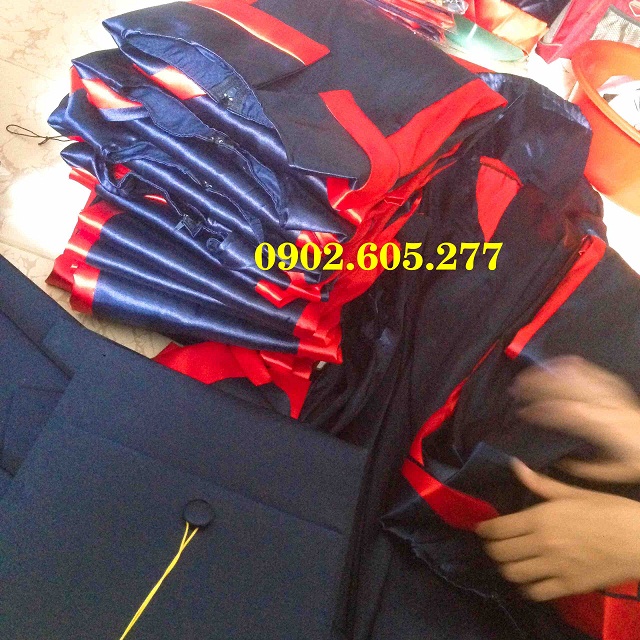 Cần đặt may số lượng áo tốt nghiệp lớp 9
